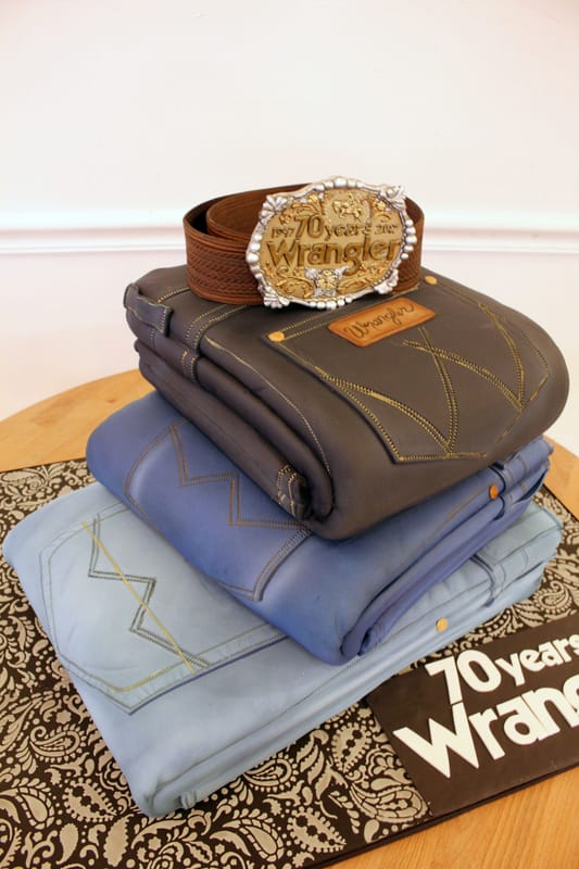 Sculpted cake to look like the real thing
